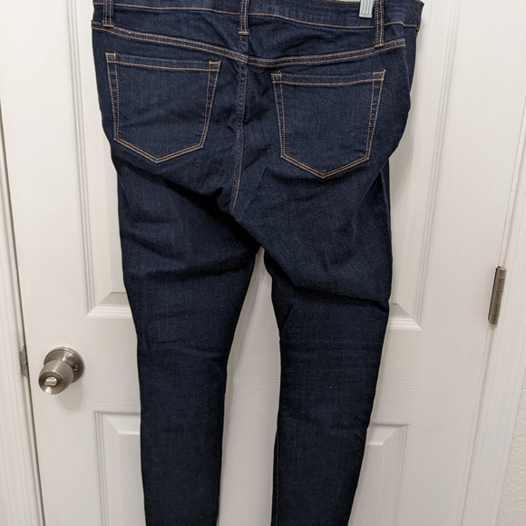 Liz Lange Target maternity jeans - Picture 6 of 7
